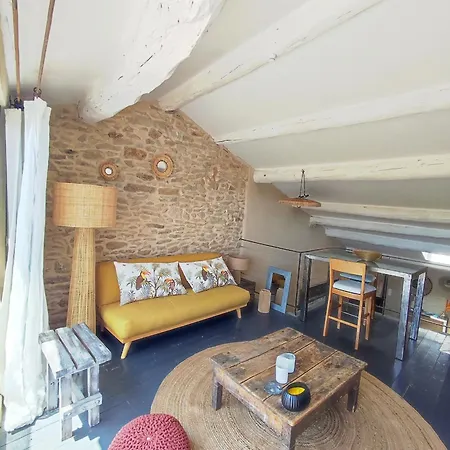 Climatise Avec Belle Terrasse A 10 Min D'uzes 아파트 Vallabrix