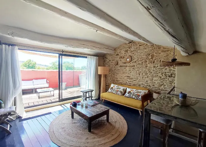 Climatise Avec Belle Terrasse A 10 Min D'uzes شقة *